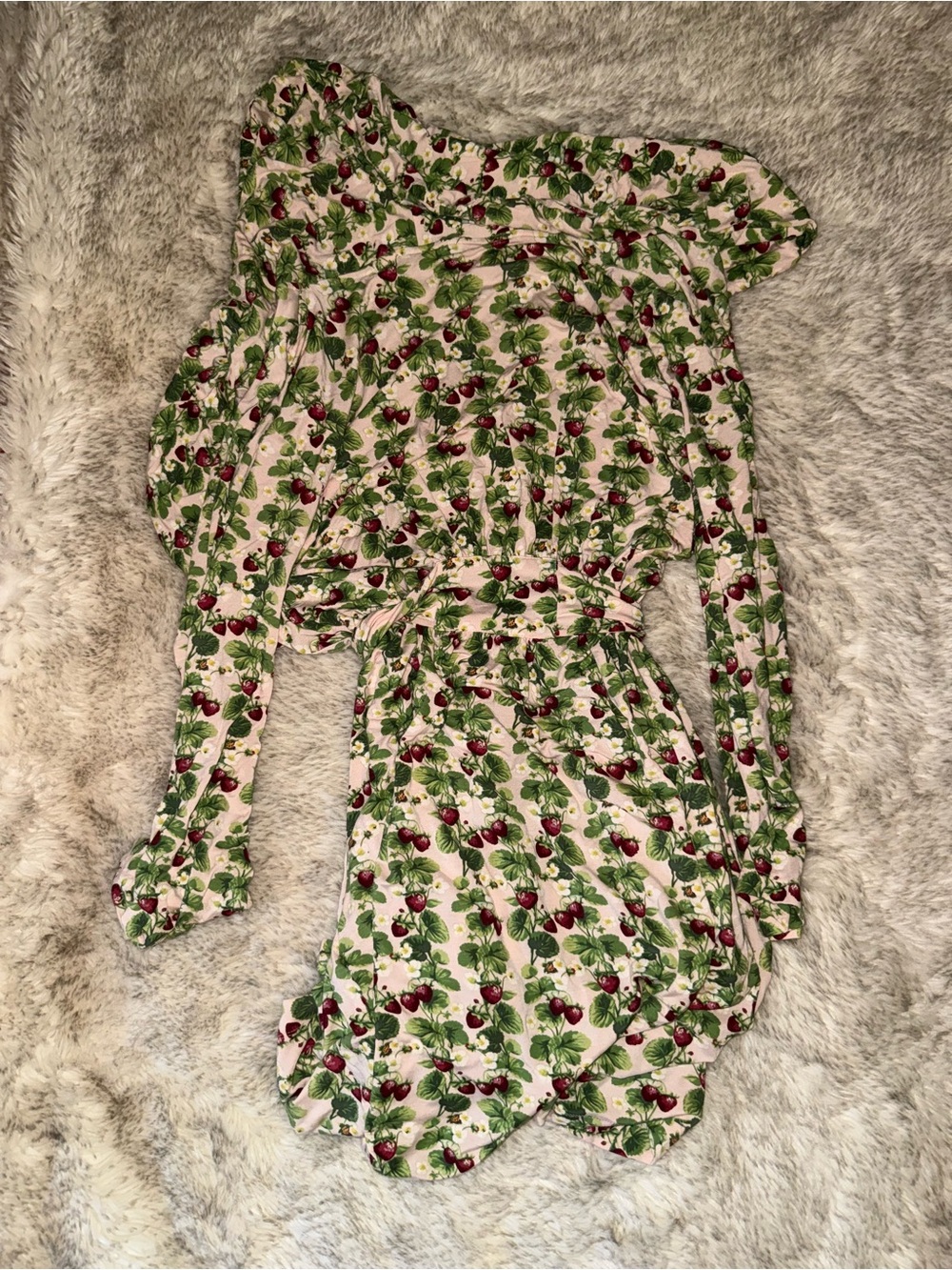 Kate Quinn Strawberry Robe - Picture 5 of 6